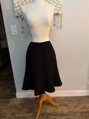 Jones Wear Essentials Black Flared Midi Skirt Size 10